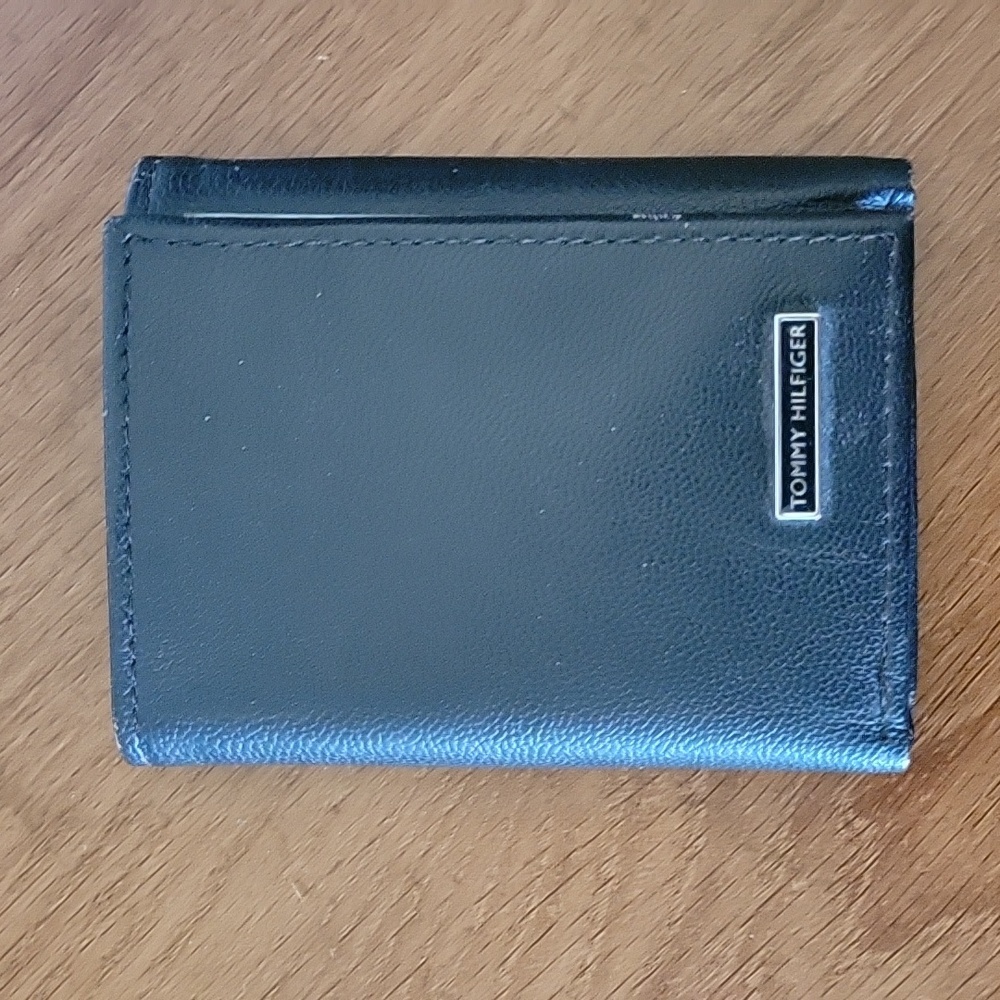 Tommy Hilfiger tri-fold wallet